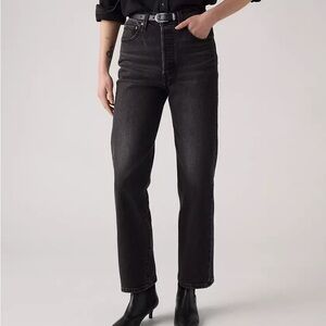 Levi’s Ribcage Straight Ankle Jeans